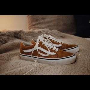 RARELY WORN- warm brown old school vans!